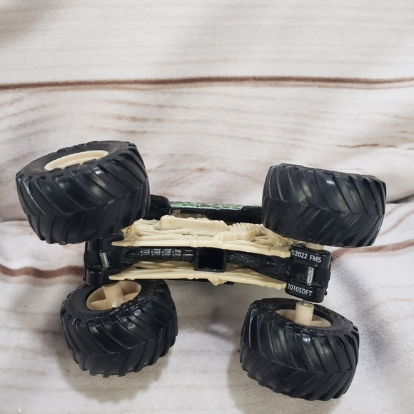 Hot Wheels Monster Jam Grave Digger & Calavera Diecast Trucks 4 Inch 2022 - Picture 11 of 12